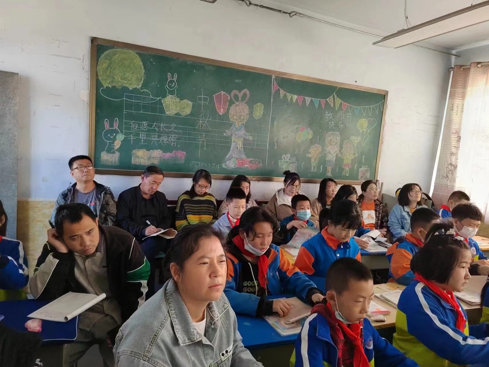 河北：張北縣永義街小學開展新教師聽課評課活動